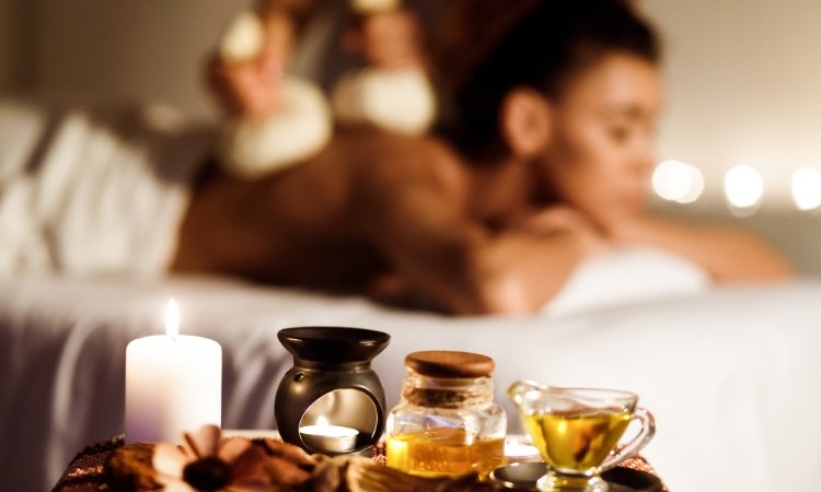 Herbal Compress Thai Therapy